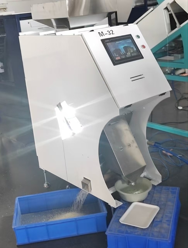 500 Kgs/H Capacity Mini Rice CCD Color Sorter With 32 Ejectors